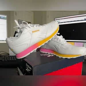 Brand new , never worn REEBOK CL HARMAN RUN S